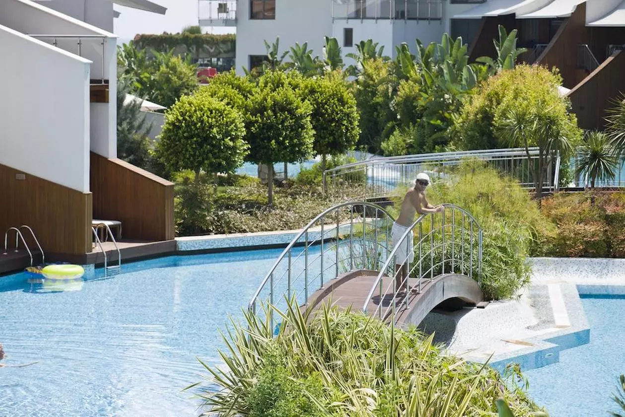 CORNELIADIAMOND_SHABAVIZ (9).jpg